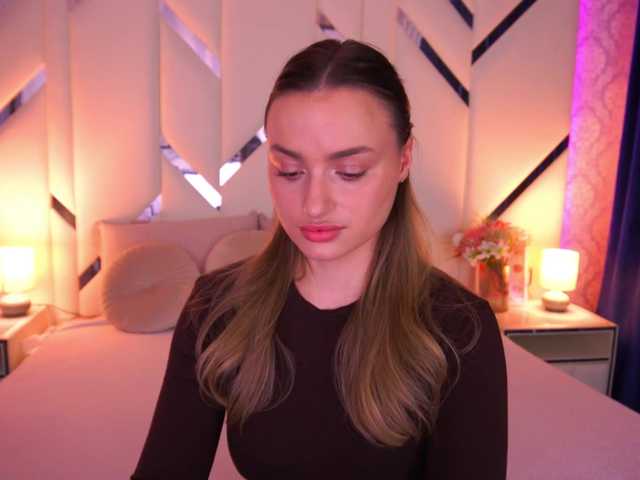 FloraGreys's BongaCams show and profile