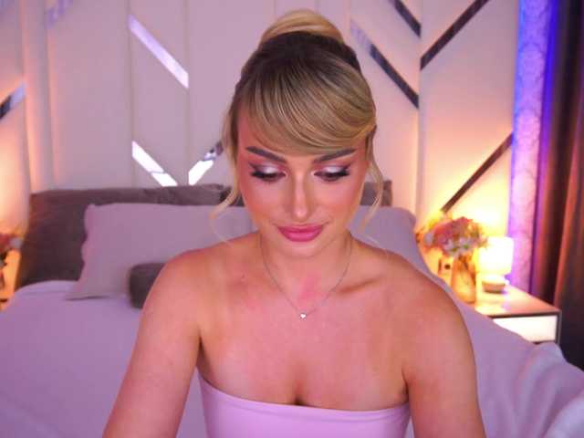 FloraGreys live webcam show