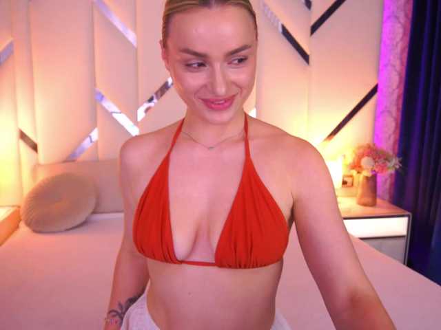 FloraGreys live cam