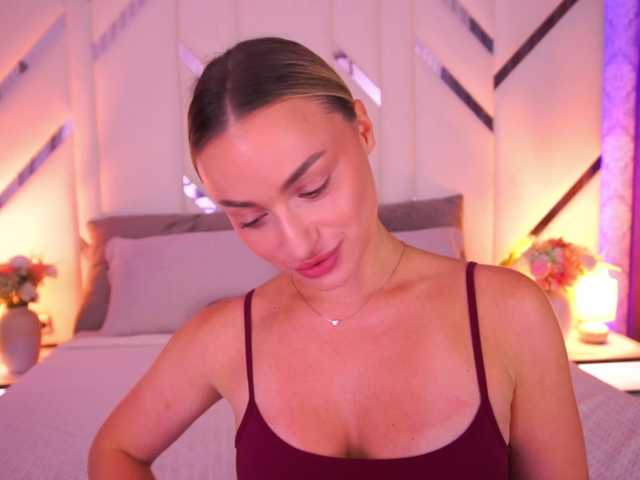 FloraGreys live cam on BongaCams