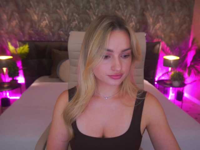 FloraGreys live webcam show
