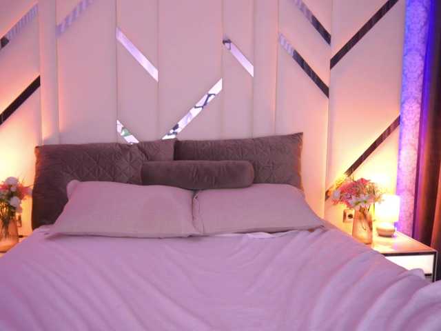 FloraGreys live webcam show
