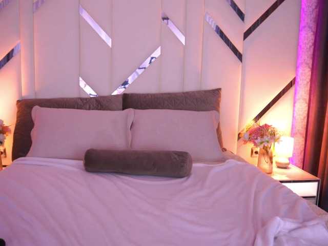FloraGreys live webcam show