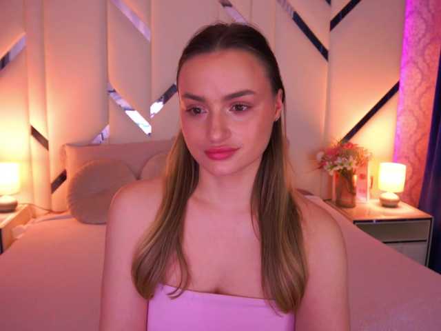 FloraGreys's BongaCams show and profile