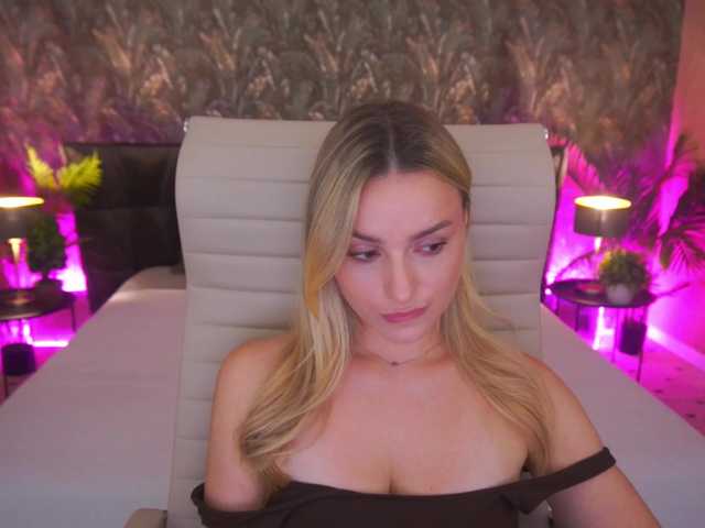 FloraGreys live webcam show