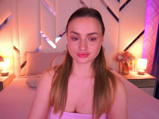 FloraGreys's BongaCams show and profile