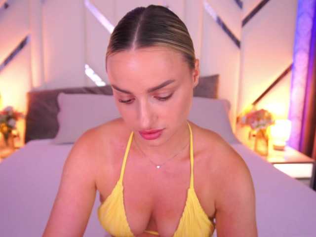 FloraGreys live webcam show