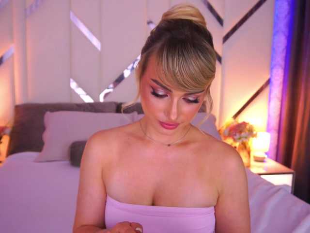 FloraGreys live webcam show