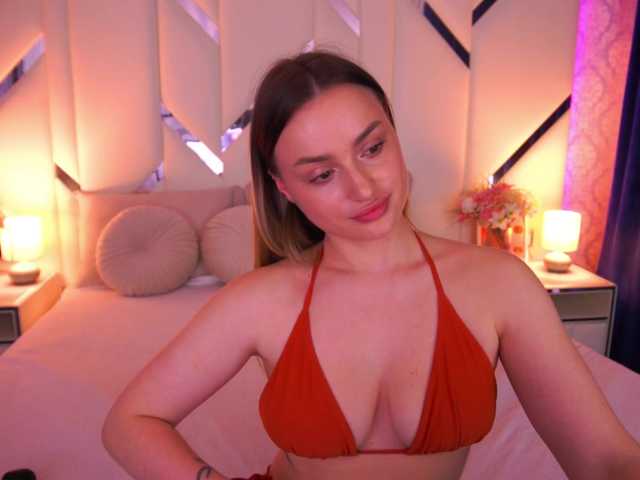 FloraGreys's BongaCams show and profile