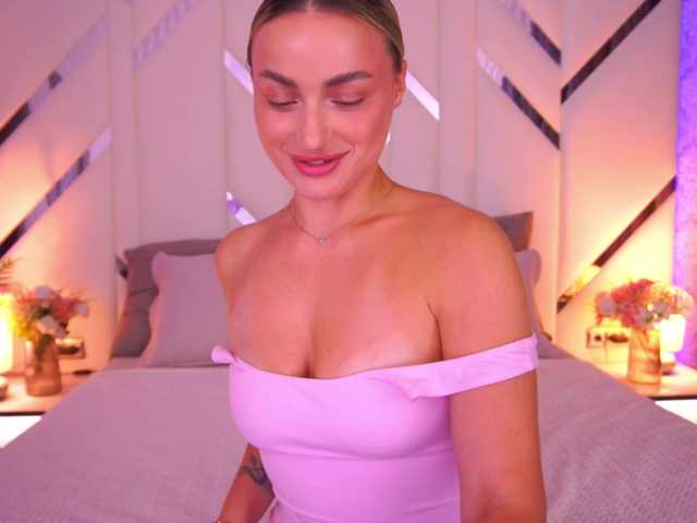 FloraGreys live cam