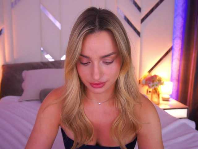 FloraGreys live webcam show