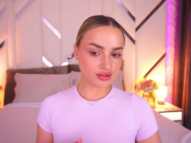 FloraGreys live webcam show