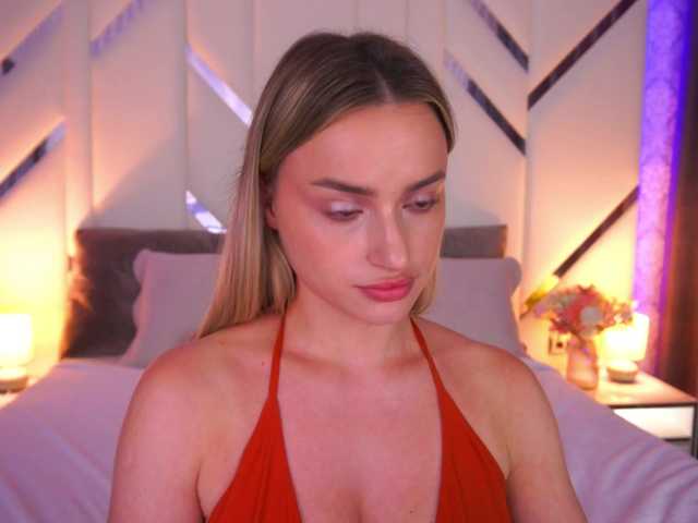 FloraGreys live cam on BongaCams