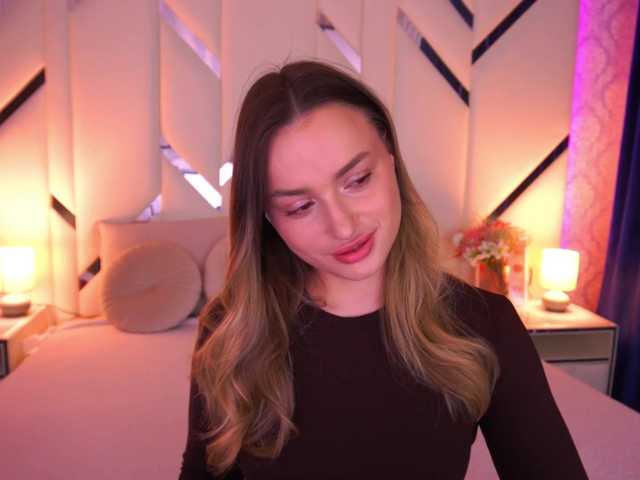 FloraGreys's BongaCams show and profile