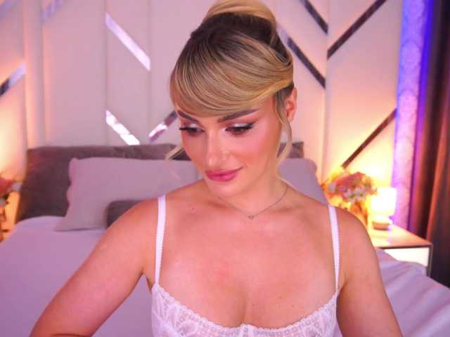 FloraGreys live webcam show