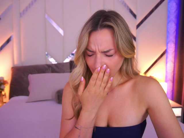 FloraGreys live webcam show