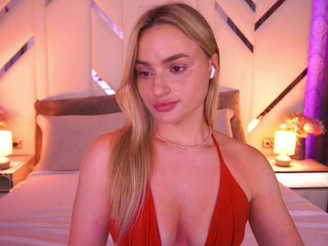 FloraGreys live cam on BongaCams