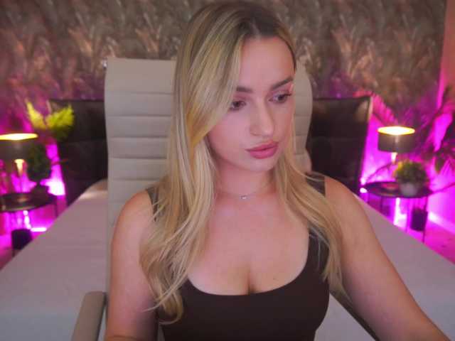 FloraGreys live webcam show