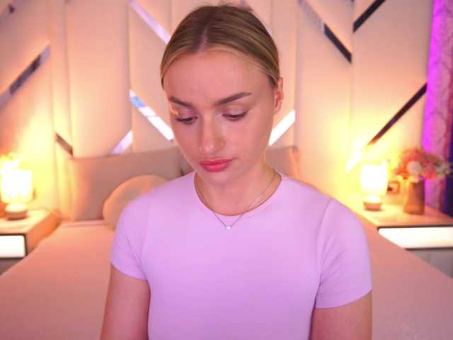 FloraGreys Nude Live Sex Shows