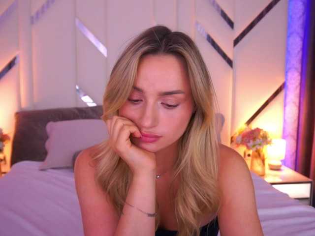 FloraGreys live webcam show