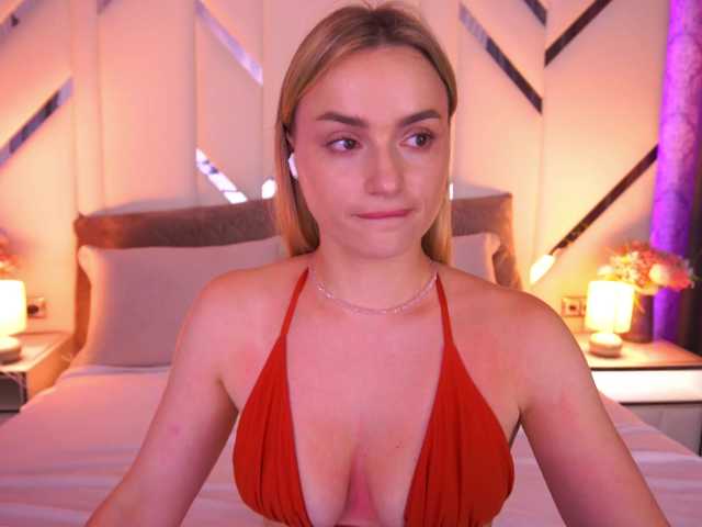 FloraGreys live cam on BongaCams