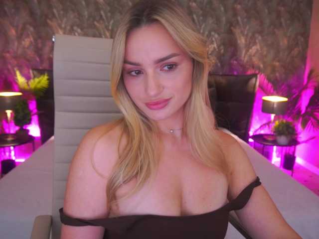 FloraGreys live webcam show