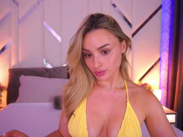 FloraGreys live webcam show