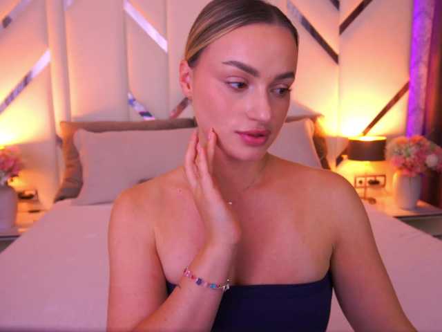 FloraGreys Nude Live Sex Shows
