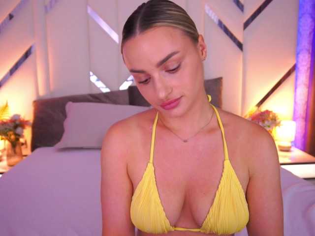 FloraGreys live webcam show