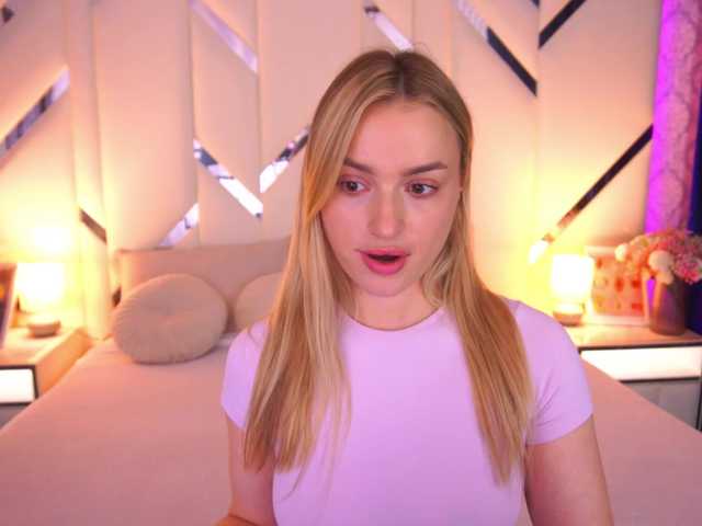 FloraGreys live cam