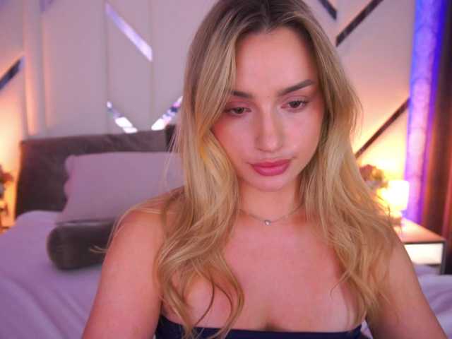 FloraGreys live webcam show
