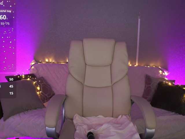 LiluReds's BongaCams show and profile