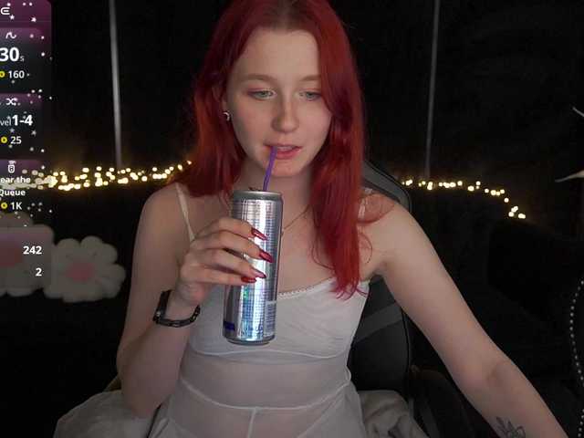 LiluReds's BongaCams show and profile