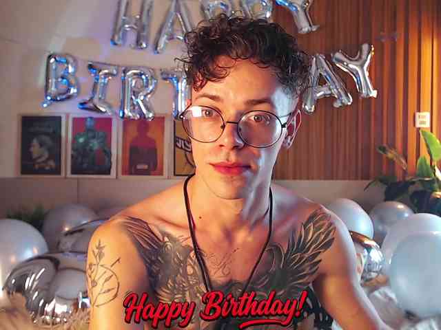 William-Henry Live Webcam on BongaCams