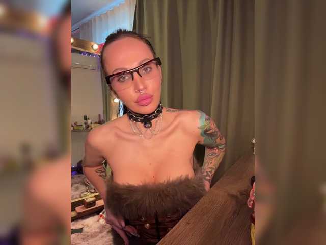 CosmoV1be live cam on BongaCams