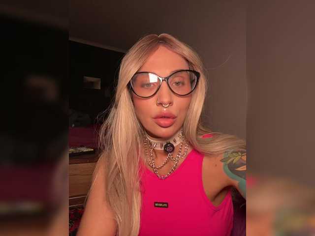 CosmoV1be live cam on BongaCams