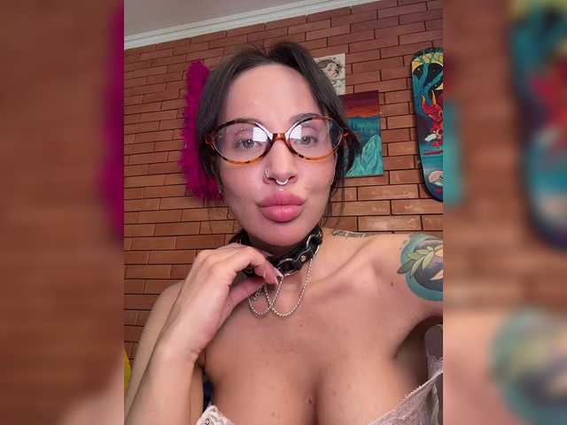 CosmoV1be live cam on BongaCams