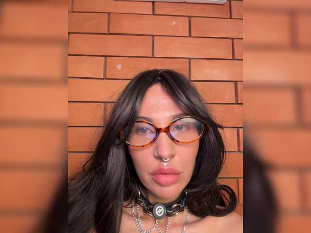 CosmoV1be live cam on BongaCams