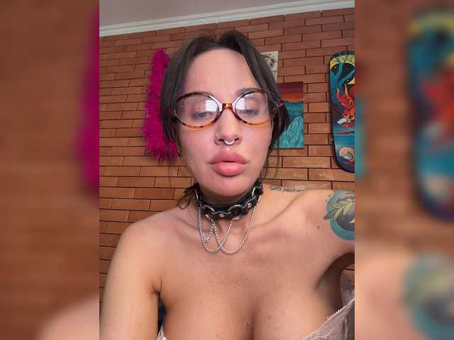CosmoV1be live cam on BongaCams