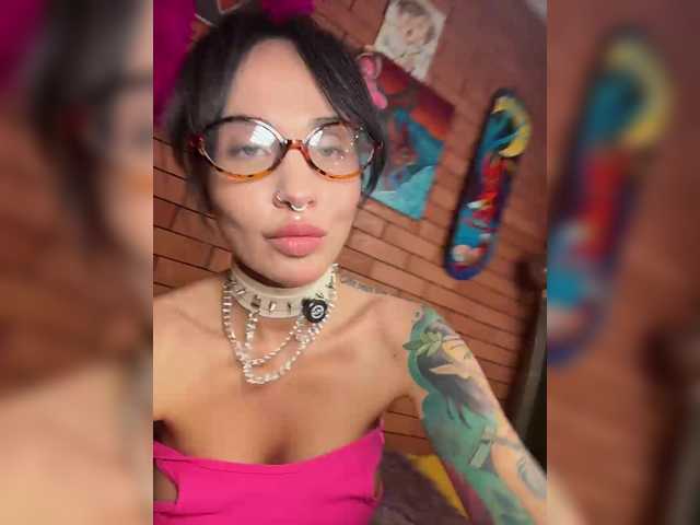 CosmoV1be live cam on BongaCams