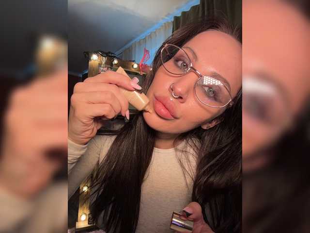 CosmoV1be live cam on BongaCams