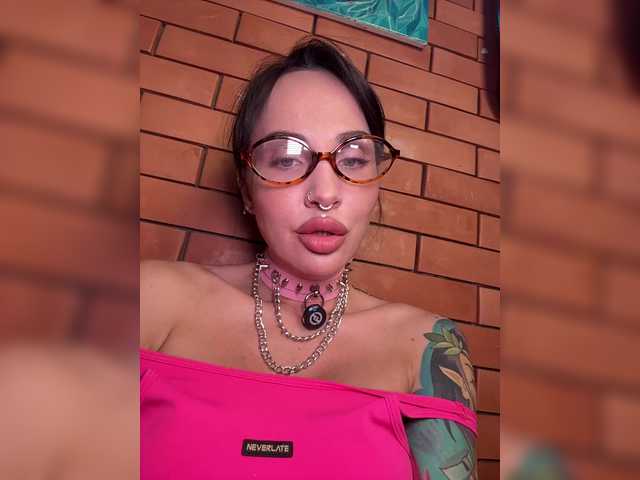 CosmoV1be live cam on BongaCams