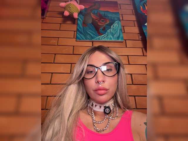 CosmoV1be live cam on BongaCams