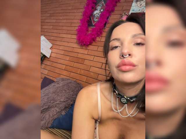 CosmoV1be live cam on BongaCams