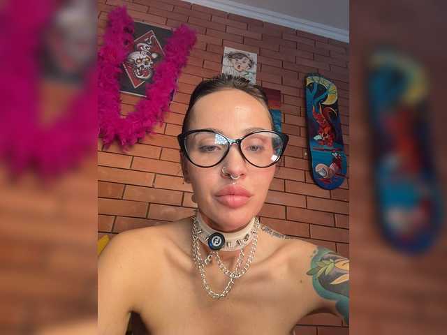 CosmoV1be live cam on BongaCams