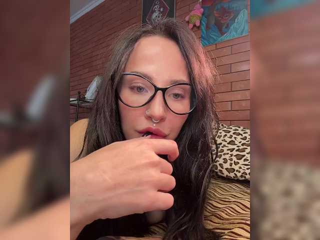 CosmoV1be live cam on BongaCams