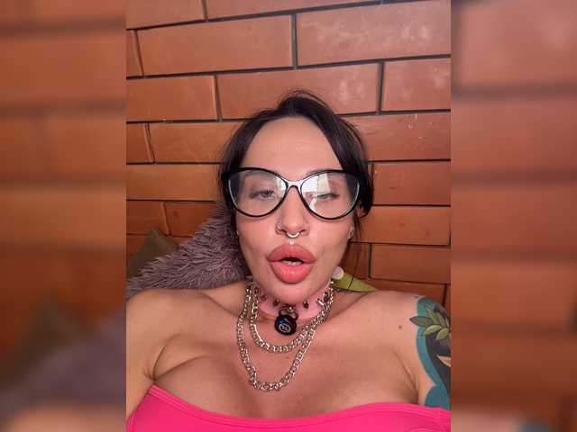 CosmoV1be live cam on BongaCams