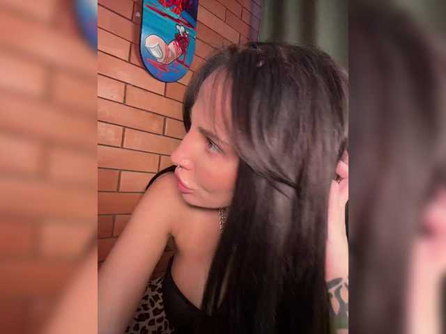 CosmoV1be live cam on BongaCams