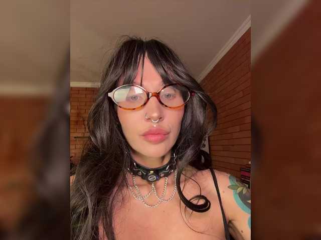 CosmoV1be live cam on BongaCams