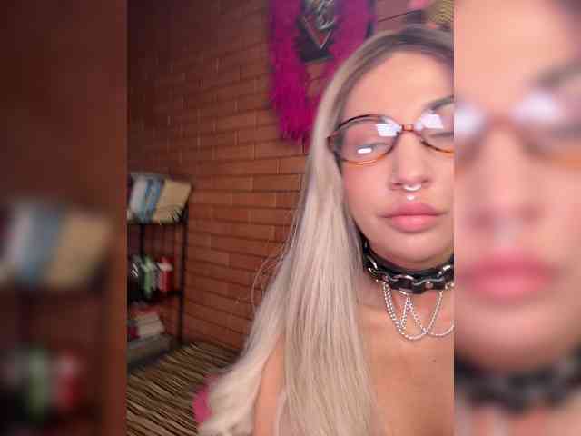 CosmoV1be Live Webcam on BongaCams